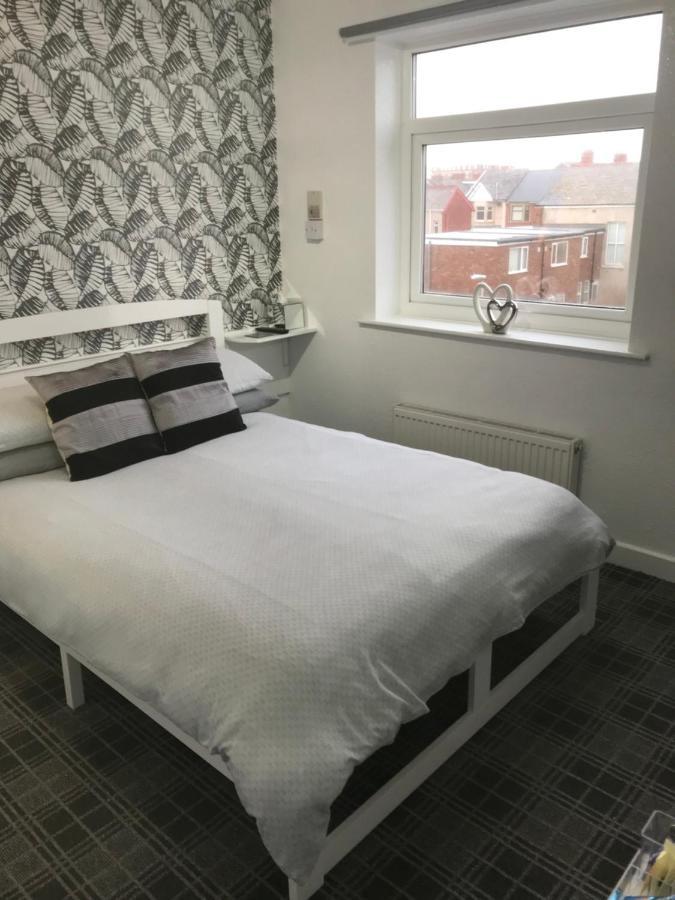 SMALL DOUBLE ROOM NR